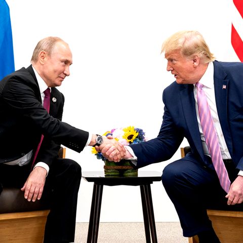 Donald Trump und Wladimir Putin bei einem bilateralen Treffen während des G20-Gipfels in Japan 2019 