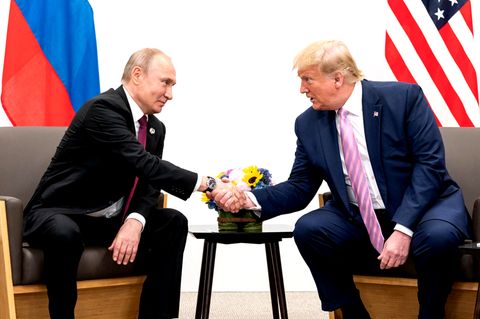 Donald Trump und Wladimir Putin bei einem bilateralen Treffen während des G20-Gipfels in Japan 2019 