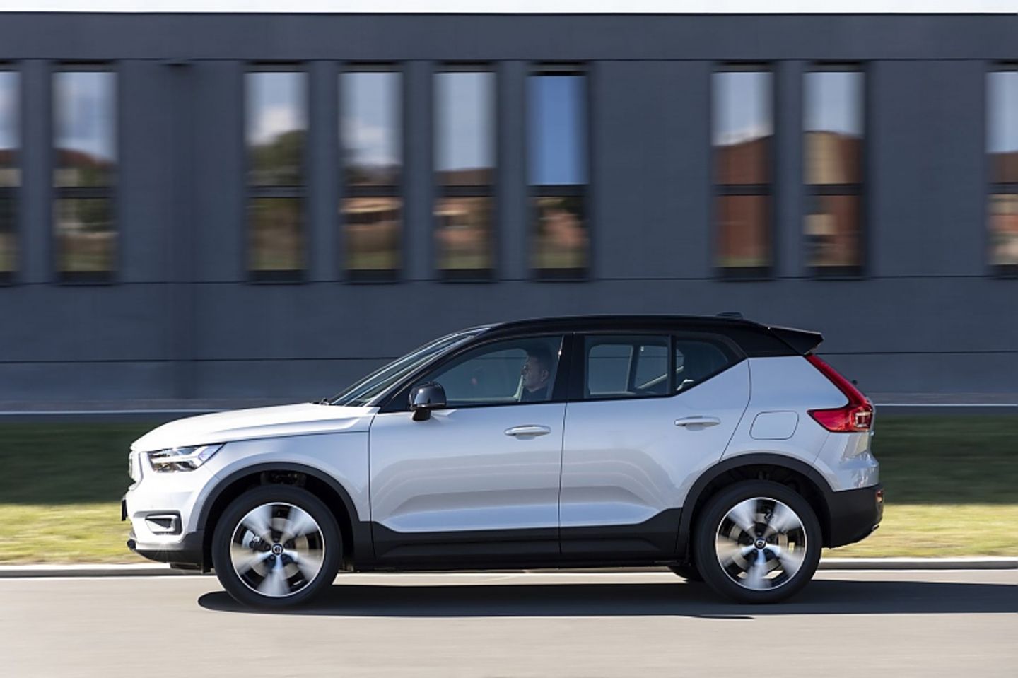 Der Volvo XC40 Recharge P8 AWD wiegt 2.188 Kilogramm