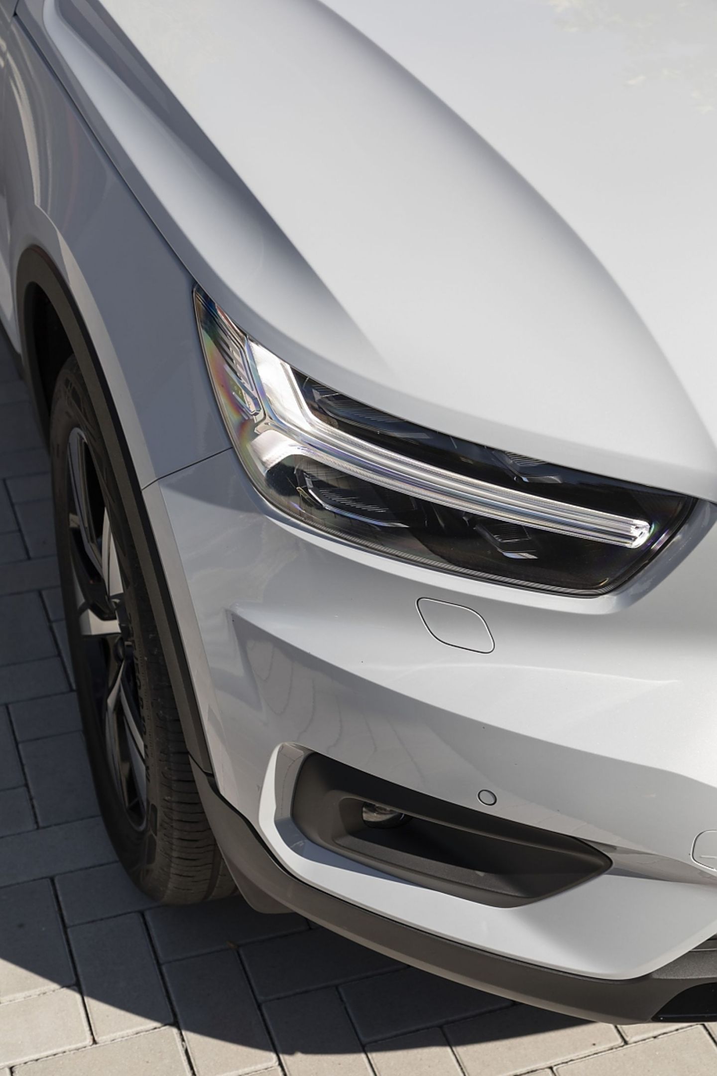 Die volvotypische Lichtsignatur ist auch beim XC40 Recharge P8 AWD vorhanden