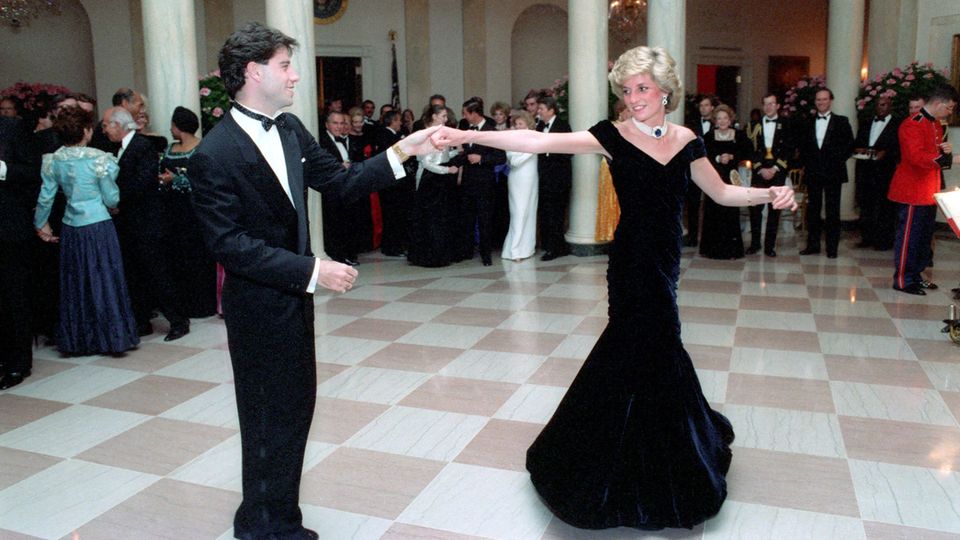 John Travolta und Lady Di bei ihrem Tanz im Weißen Haus im November 1985