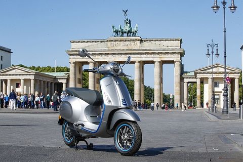 Auch als Stromer ein Klassiker: die Vespa Elettrica