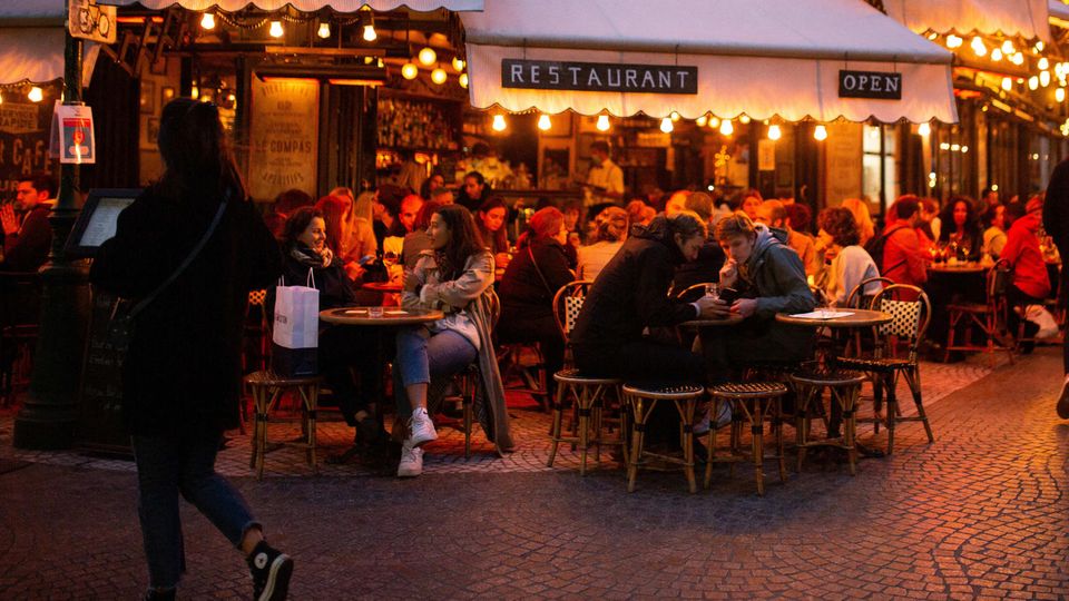 Ansteigende Corona-Infektionen: Frankreichs Kampf gegen Corona - eine Reportage aus Paris mitten in der zweiten Welle
