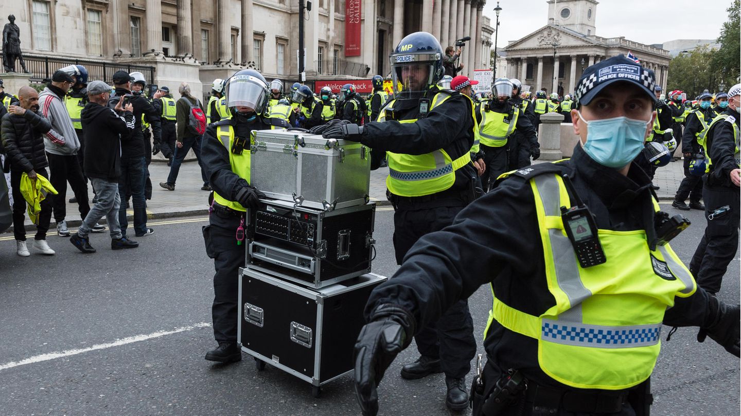 Steigende Zahl an Neuinfektionen: Proteste gegen die Corona-Maßnahmen der britischen Regierung Proteste gegen die Corona-Maßnahmen der britischen Regierung