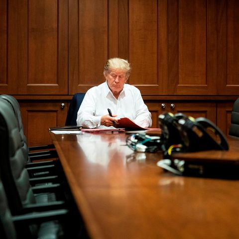 Donald Trump Krank am Arbeiten