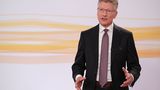 Continental-Chef Dr. Elmar Degenhart findet drastische Worte