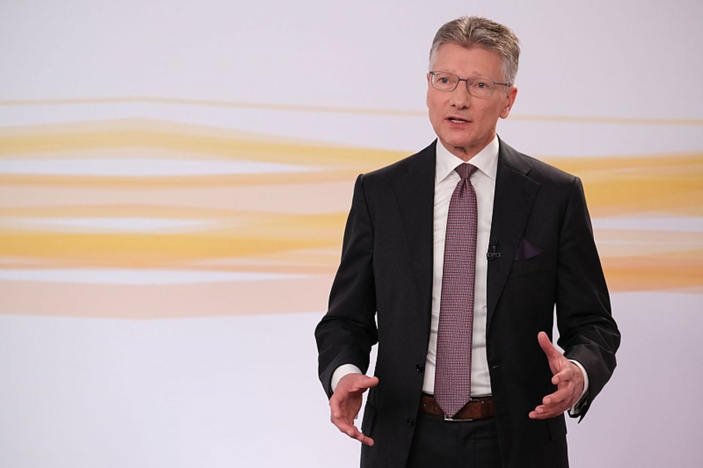 Continental-Chef Dr. Elmar Degenhart findet drastische Worte