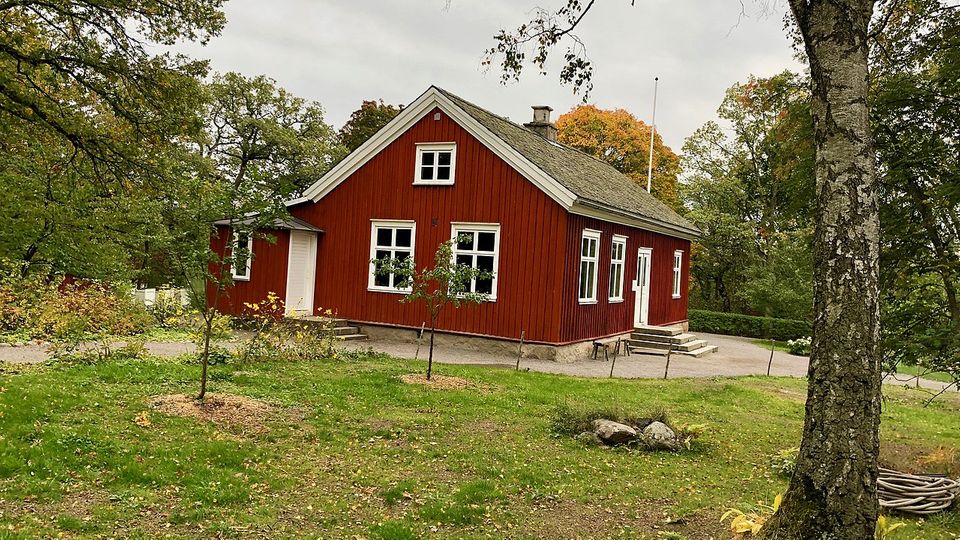 Rote Flächen und weiße Balken - dieser Look prägt Schweden.