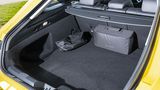 Das Kofferraumvolumen wächst von 440 auf 1.305 Liter, wenn man die Rückbanklehnen umlegt