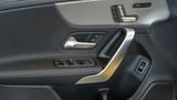 Das Cockpit strahlt Wertigkeit aus