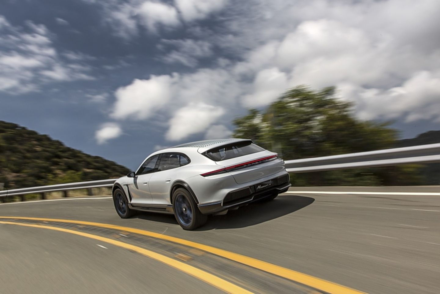Porsche Cross Turismo