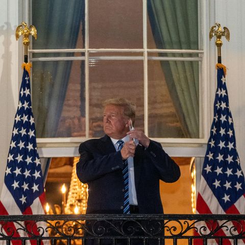 Trump auf dem Balkon des Weißen Hauses