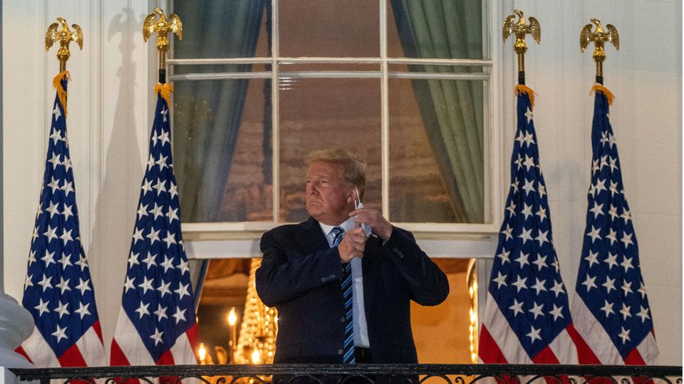 Trump auf dem Balkon des Weißen Hauses