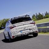 Der Dachspoiler und der Diffusor sorgen für ein ausgewogenes Fahrverhalten