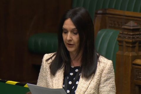Die schottische Abgeordnete Margaret Ferrier spricht im Londoner Parlament.