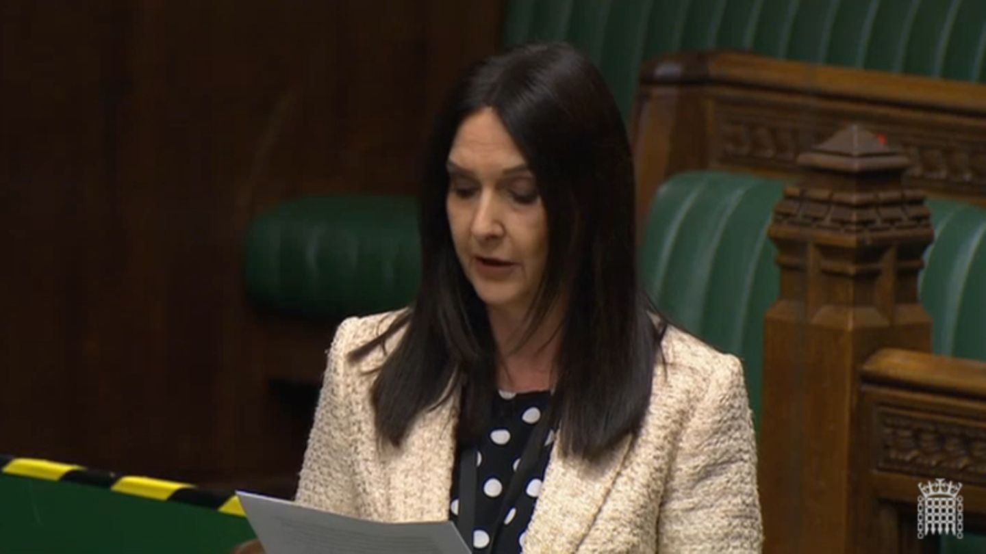 Die schottische Abgeordnete Margaret Ferrier spricht im Londoner Parlament.