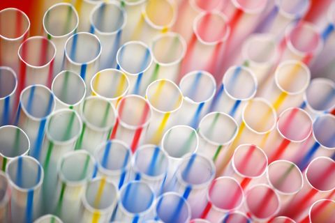 Kanada verbietet Plastik-Strohhalme