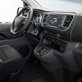 Das Cockpit ist rustikal aber übersichtlich aufgebaut