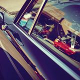 Die Gründungsmitglieder lernten sich bei eine Händler für Gebrauchtteile kennen.