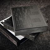 Der Prachtband hat mit 180 Euro auch seinen Preis.