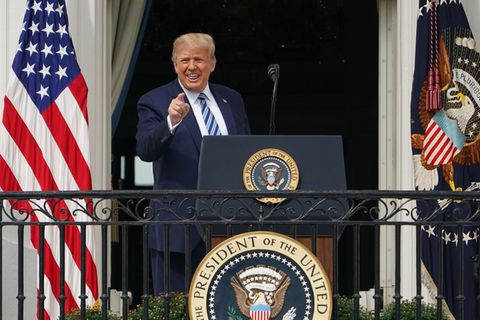 Donald Trump auf dem Balkon des Weißen Hauses