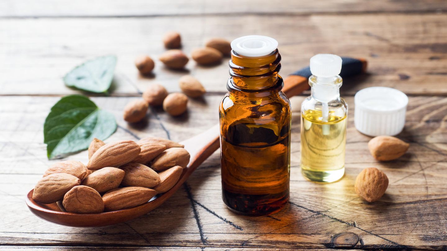 Almond oil for skin and hair: tips for correct use