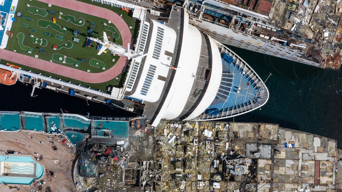 Gebäudedach Über Deck Auf Mobilheim / AIDALUNA - wir bummeln über die