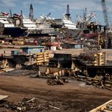 Das Abwracken erfolgt meist in Handarbeit mit dem Schneidbrenner.