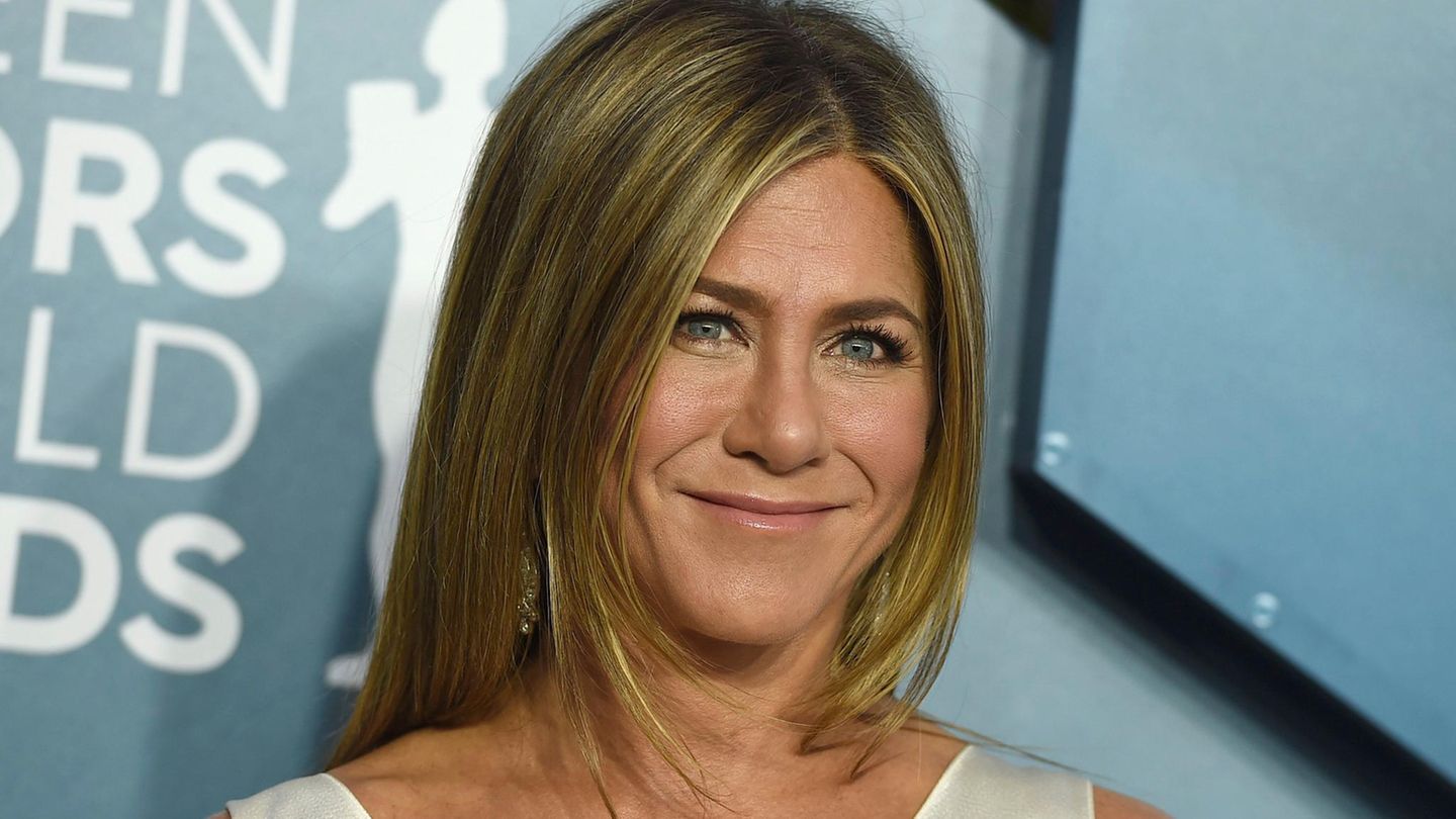 Jennifer Aniston lächelt in die Kamera