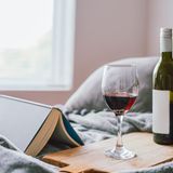 Depressionen und Selbstbewusstsein   Studien haben gezeigt, dass Kriminalität und Drogenmissbrauch bei Jugendlichen eher mit einem sehr starken Selbstwertgefühl einhergehen. Jugendliche mit geringem Selbstbewusstsein neigen eher zu Depressionen.