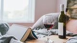 Depressionen und Selbstbewusstsein   Studien haben gezeigt, dass Kriminalität und Drogenmissbrauch bei Jugendlichen eher mit einem sehr starken Selbstwertgefühl einhergehen. Jugendliche mit geringem Selbstbewusstsein neigen eher zu Depressionen.