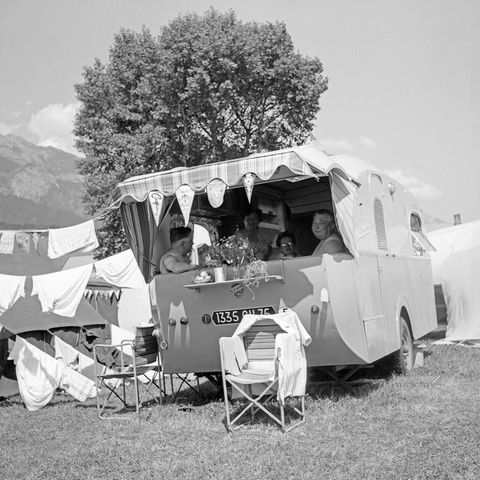 Deutsches Wirtschaftswunder in den 50ern: Der erste Urlaub, der erste VW-Käfer – so wurde aus der Trümmerwüste ein Wohlstandsland