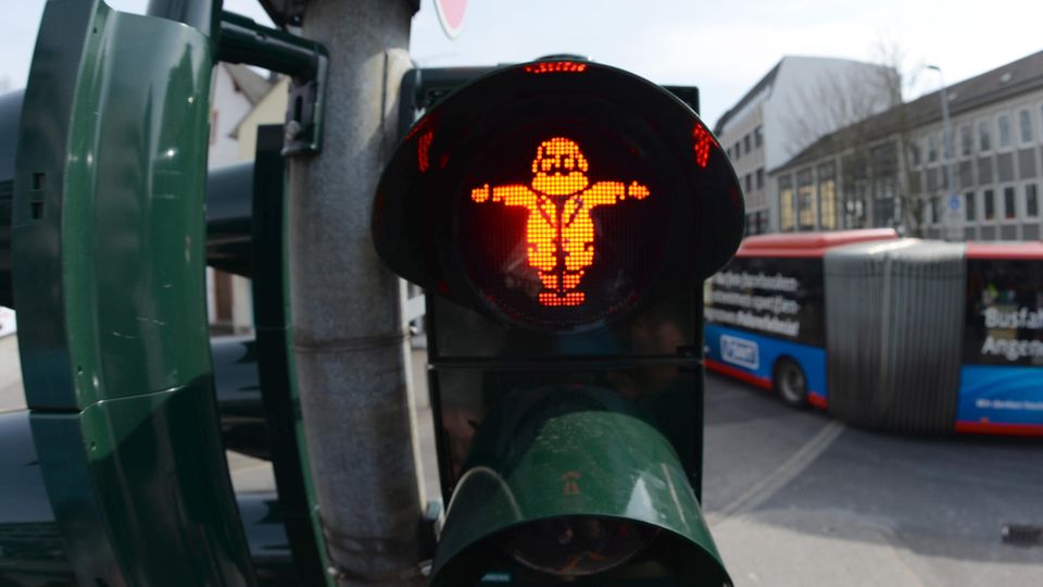 Die schönsten Ampelmännchen Deutschlands Der gebürtige Trierer Karl Marx als Symbol einer Ampelanlage