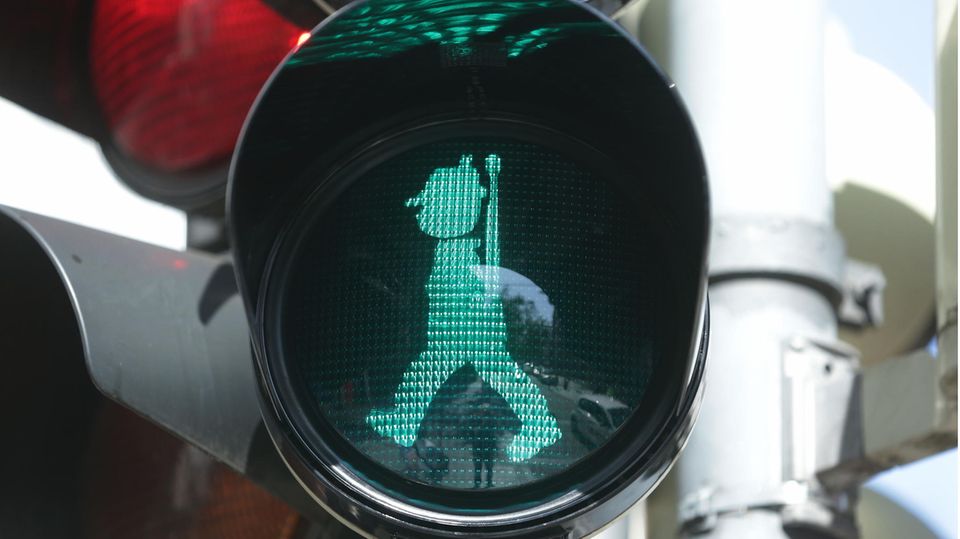 Die schönsten Ampelmännchen Deutschlands Das Schützenmännchen an einer Ampel in Neuss