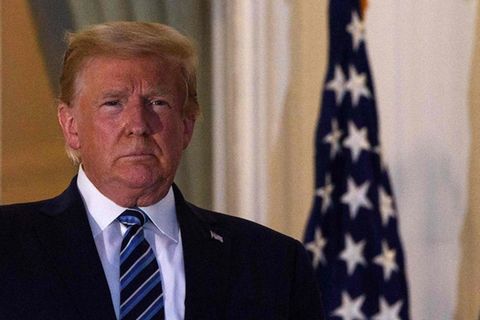 Donald Trump blickt ernst