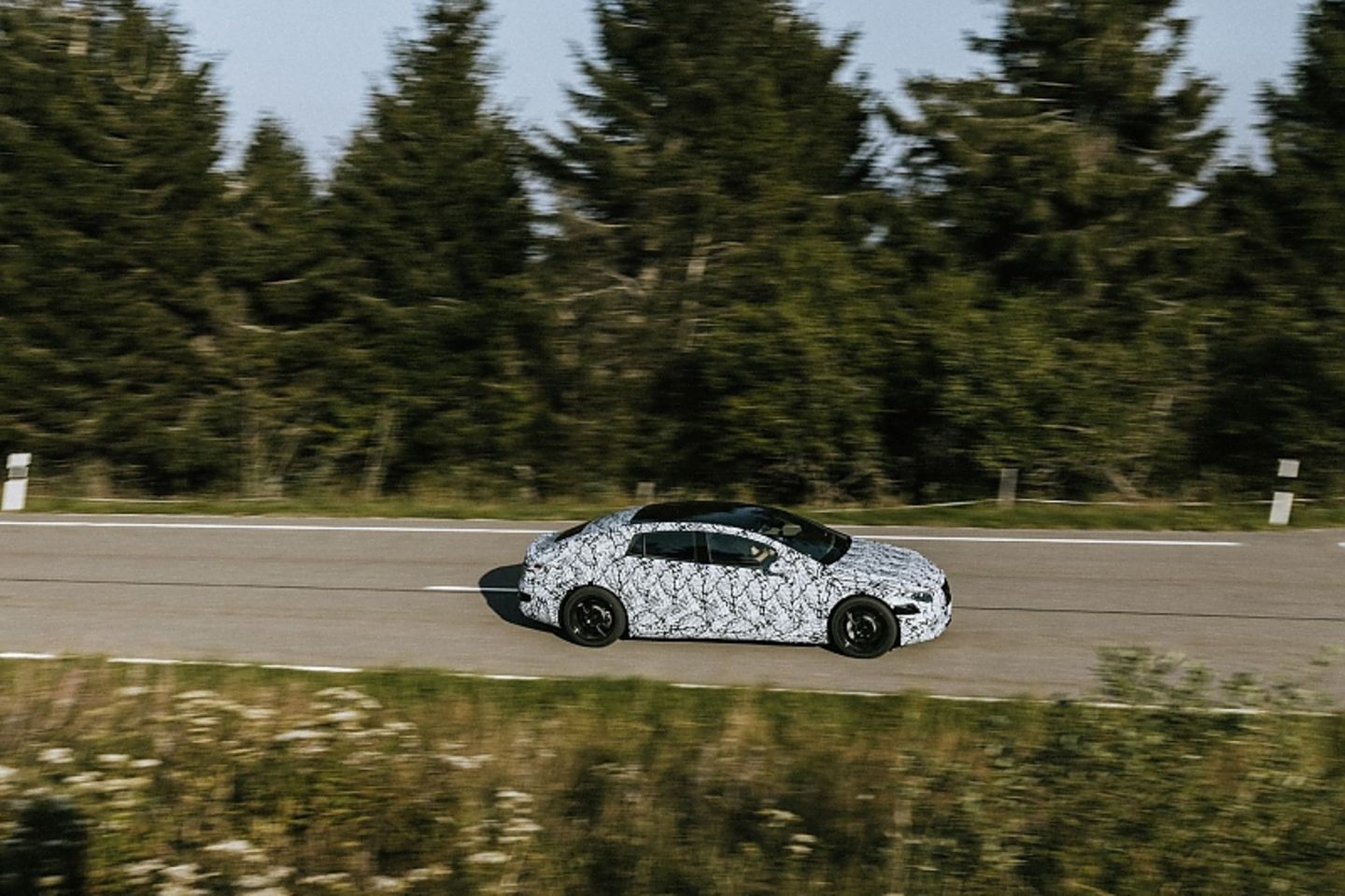 Der Gasfuß ist Klaviatur des modernen Automobil-Sounds