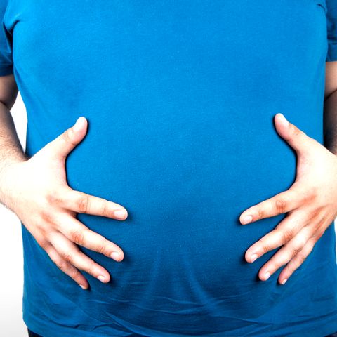 Die Diagnose: Der Mann hat einen seltsamen Kugelbauch. Ein Tumor ist es nicht. Ein Arzt löst das Rätsel