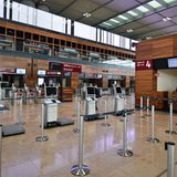 Als der Flughafen geplant wurde, gab es noch keinen Online-Check-in per Smartphone. Jetzt wurden zusätzliche Gepäckautomaten für den Selfservice aufgestellt.