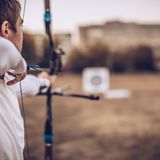 Perfektionismus führt zu Selbstzweifeln  Sicherheit gibt dem Perfektionist da nur, sein Thema perfekt zu beherrschen - und dafür die Nächte durchzumachen. Nicht selten gingen Perfektionismus und mangelndes Selbstvertrauen miteinander einher, so Experten. Eine andere Strategie von Unsicheren sei Vermeidung: Sich gar nicht erst in beschämende Situationen bringen. Wer nicht wagt, der nicht verliert.