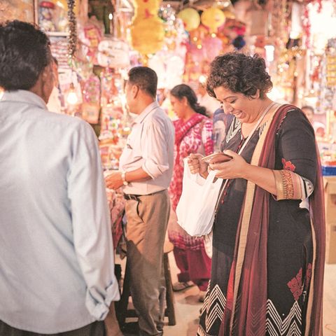 Asma Khan ist in Kalkutta in Indien geboren. In Großbritannien vermisste sie die Aromen und den Geschmack ihrer Heimat - bis sie das Kochen lernte.