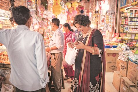 Asma Khan ist in Kalkutta in Indien geboren. In Großbritannien vermisste sie die Aromen und den Geschmack ihrer Heimat - bis sie das Kochen lernte.