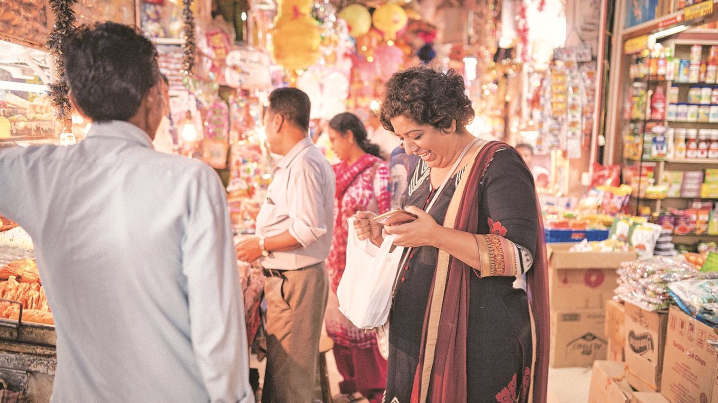 Asma Khan ist in Kalkutta in Indien geboren. In Großbritannien vermisste sie die Aromen und den Geschmack ihrer Heimat - bis sie das Kochen lernte.
