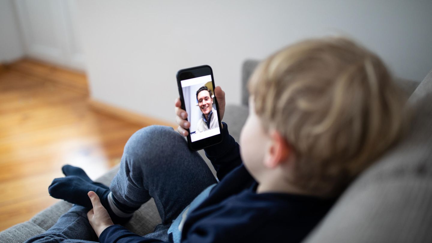 Ich habe dich vermisst  Fast alle Eltern kennen es, dass man das Kind schnell vermisst. Und warum das nicht auch mal sagen? Denn auch Kinder finden es schön, wenn sie das Gefühl haben, vermisst zu werden.