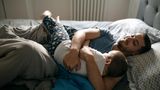 Ich lass dich nicht allein  Für Kinder ist es existenziell wichtig, dass Eltern immer da sind. Weil sie sich nicht allein versorgen können. Und deshalb ist es gut und beruhigend, häufiger mal von den Eltern zu hören: Ich lass dich nicht allein.