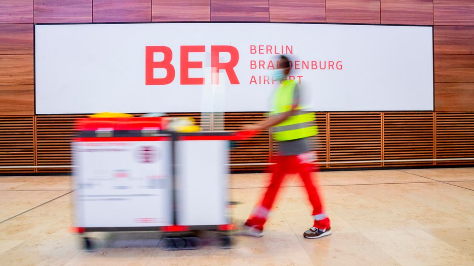 Im neuen Hauptstadtflughafen Berlin Brandenburg Willy Brandt»(BER)