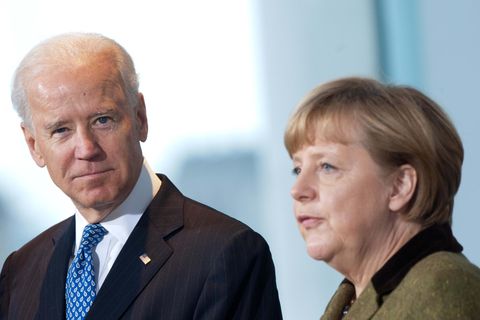 Bundeskanzlerin Angela Merkel (CDU) empfängt im Kanzleramt 2013 den damaligen US-Vizepräsidenten Joe Biden
