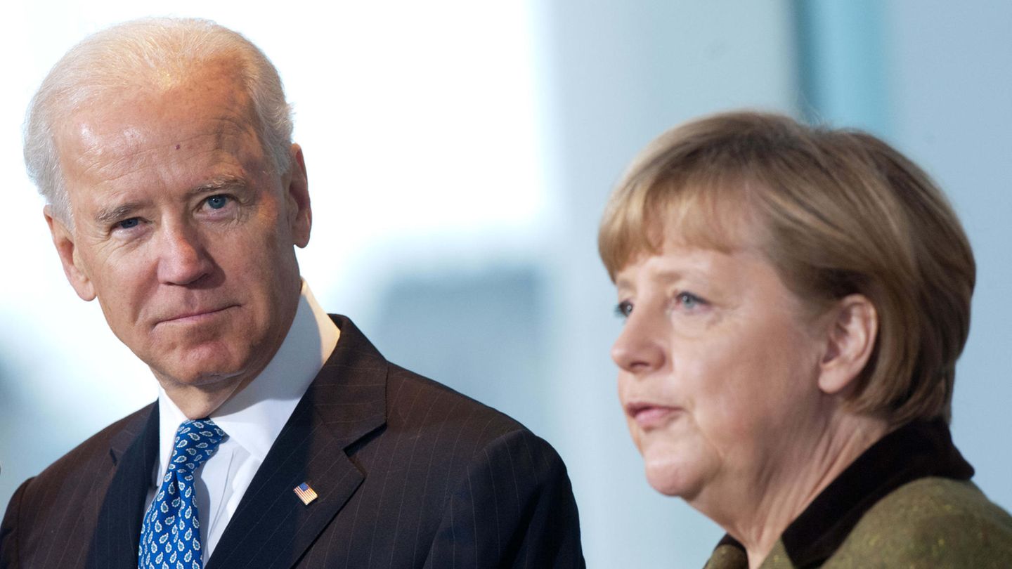 Bundeskanzlerin Angela Merkel (CDU) empfängt im Kanzleramt 2013 den damaligen US-Vizepräsidenten Joe Biden
