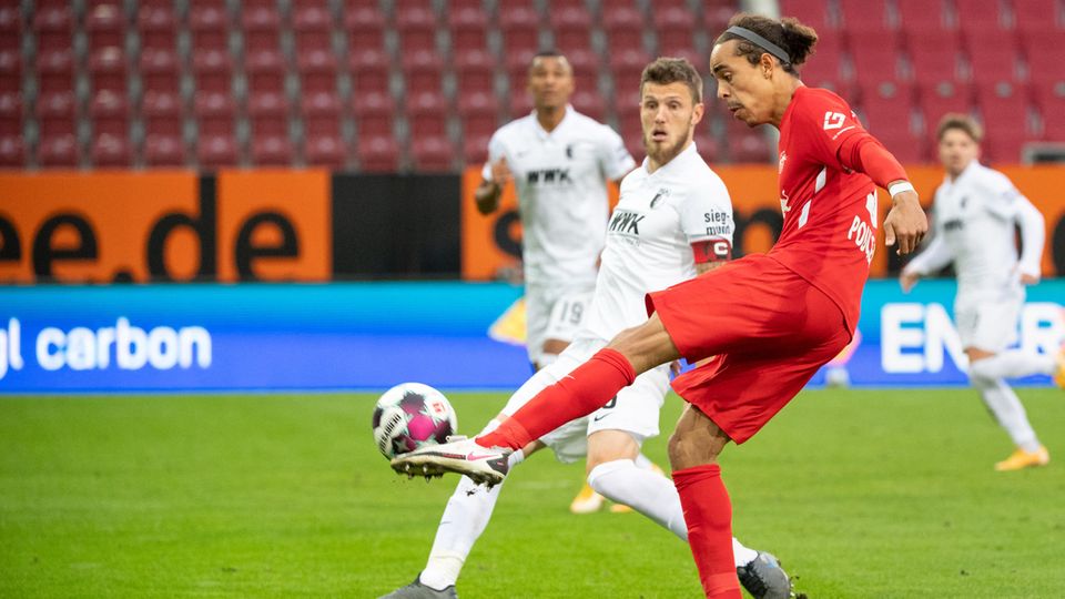 Bundesliga im stern-Check: Yussuf Poulsen erzielt das Tor des 4. Spieltags Bundesliga im stern-Check: Yussuf Poulsen schickt den Ball in Richtung Augsburger Tor