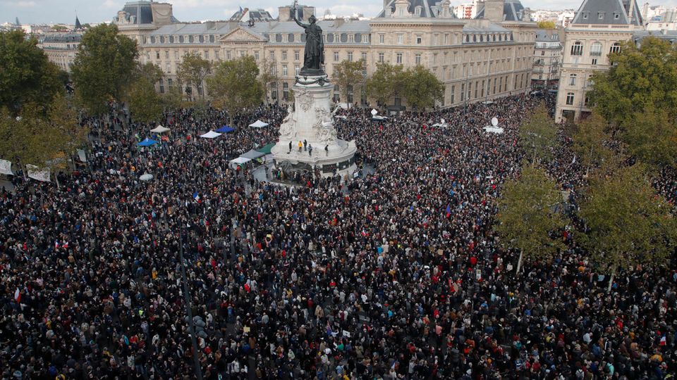 atz der Republik in Paris