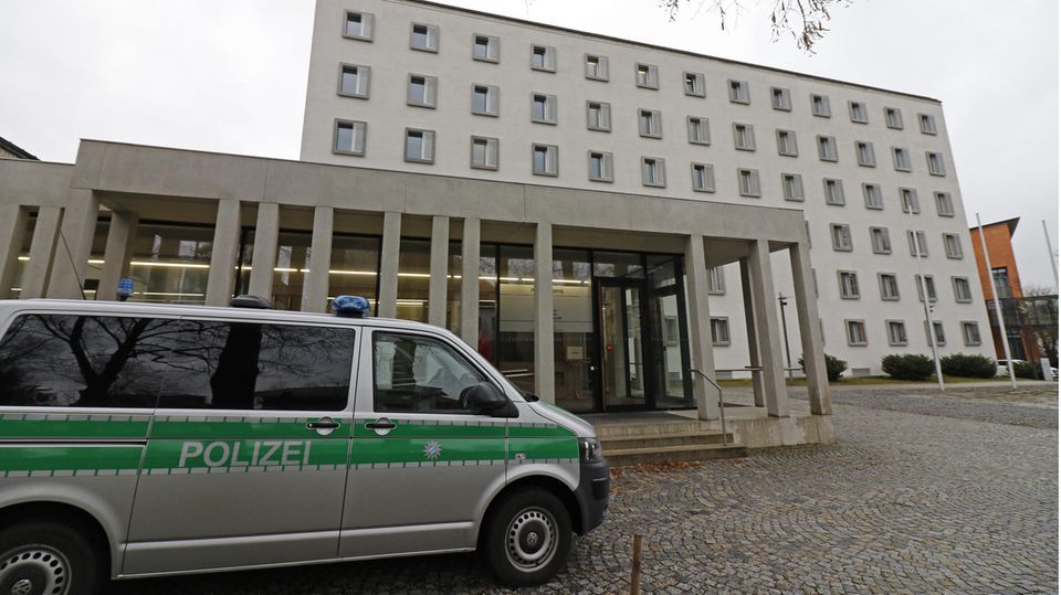 Nachrichten aus Deutschland – Kripobeamter in Traunstein verurteilt Nachrichten aus Deutschland – Kripobeamter in Traunstein verurteilt
